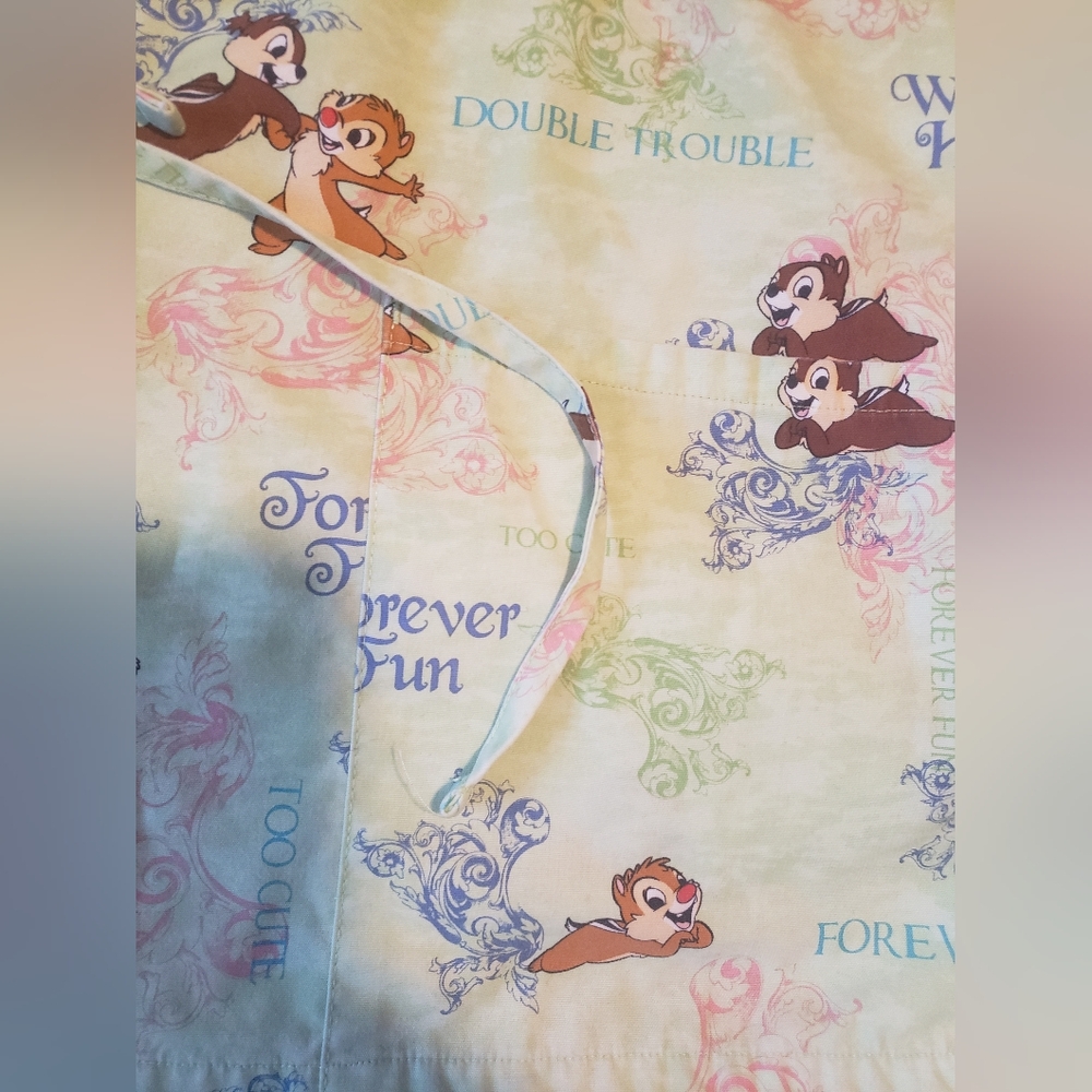 Disney Scrub Top Size XS Chip & Dale - Picture 3 of 5